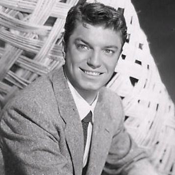 Guy Mitchell Download Printable PDF Score Easily Download Guy Mitchell Printable PDF piano music notes, guitar tabs for Piano, Vocal & Guitar (Right-Hand Melody). Transpose or transcribe this score in no time - Learn how to play song progression.